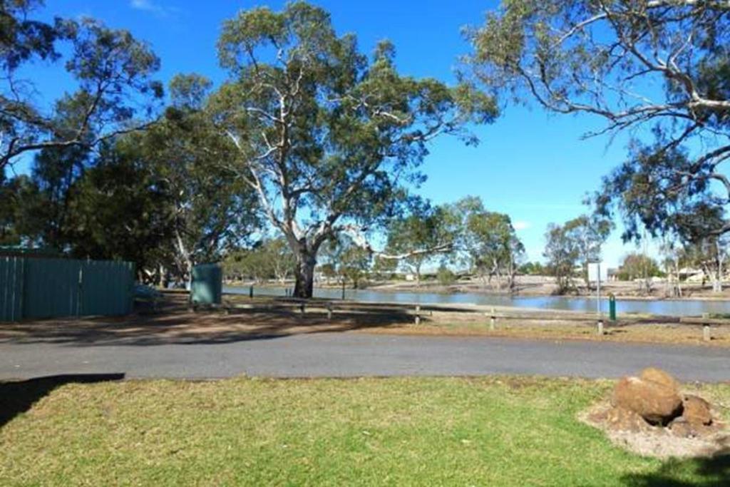 Horsham Riverside Caravan Park ภายนอก รูปภาพ